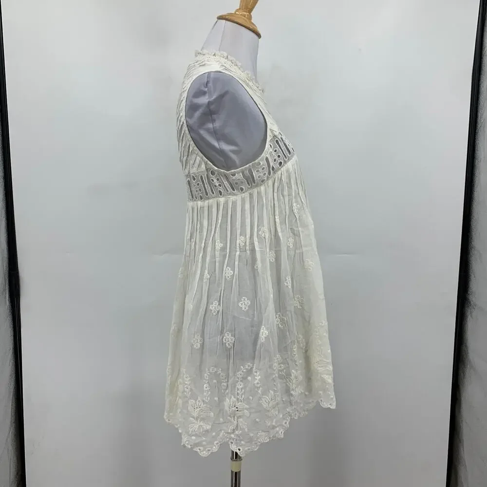 Free People Top Women XS Extra Small Ivory Eloise Eyelet Lace Cutout Button Back